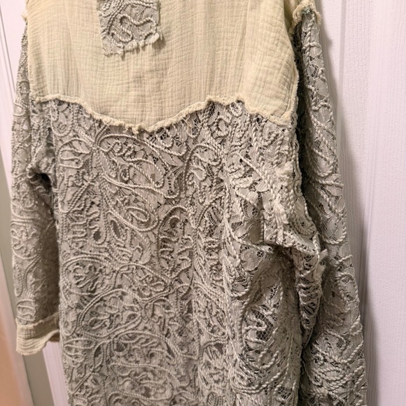 POL Lace Crochet Raw Hem Distressed Button Down Shirt Green Size S - Picture 11 of 14